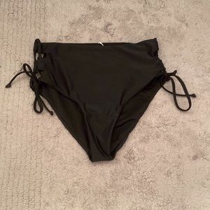 Black high waisted bottoms